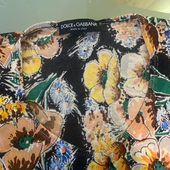 Dolce & Gabbana silk and cashmere v neck sweater - Picture 8 of 13